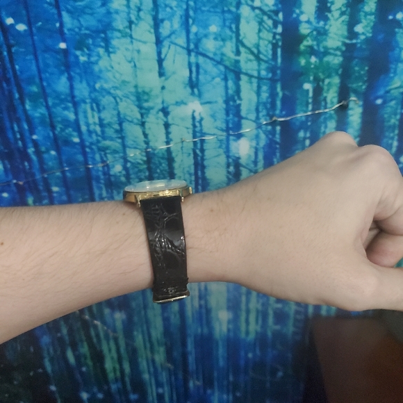 VINTAGE Timex Quartz watch, leather straps, needs a battery but great condition! - Picture 8 of 8